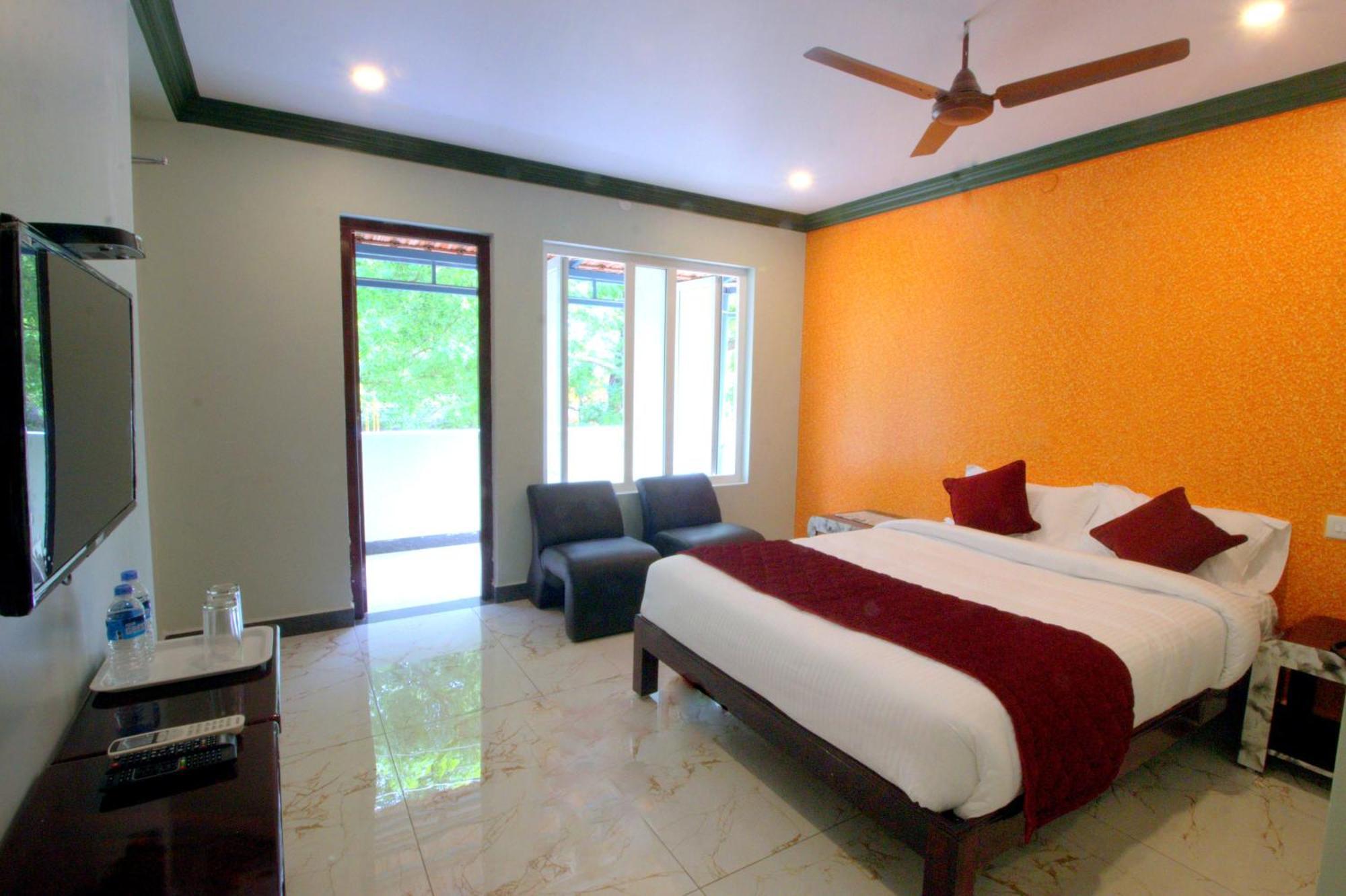 Serenity Sands Beach Resort Pondicherry Exterior photo